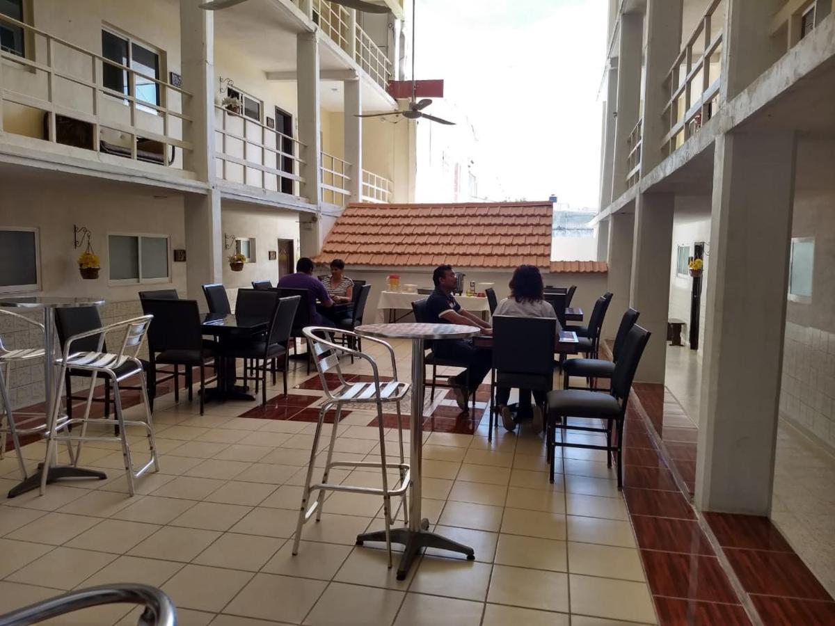 Escárcega Hotel Maria Isabel מראה חיצוני תמונה